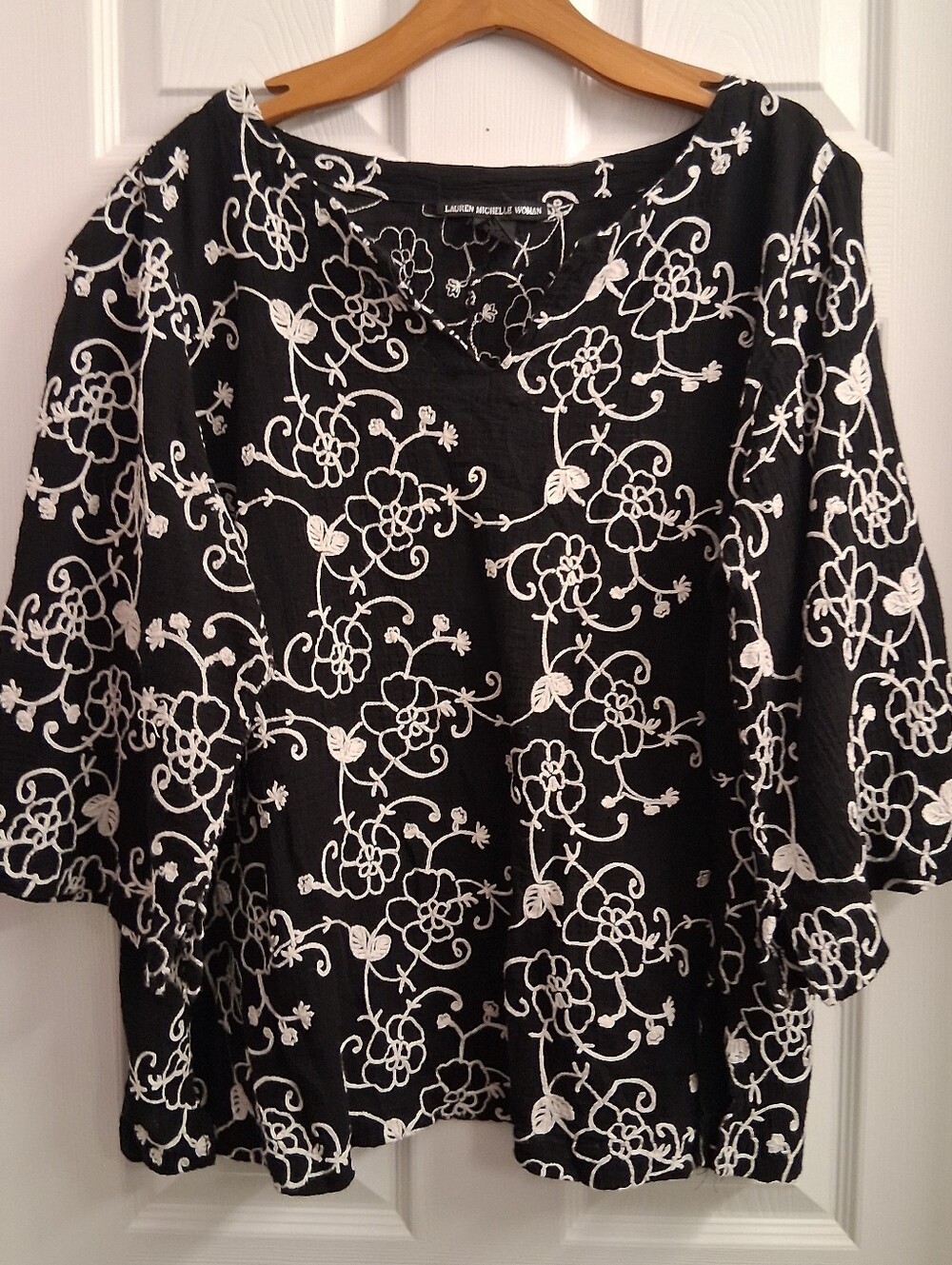 Lauren Michelle Woman Embroidered Black Blouse 2XL